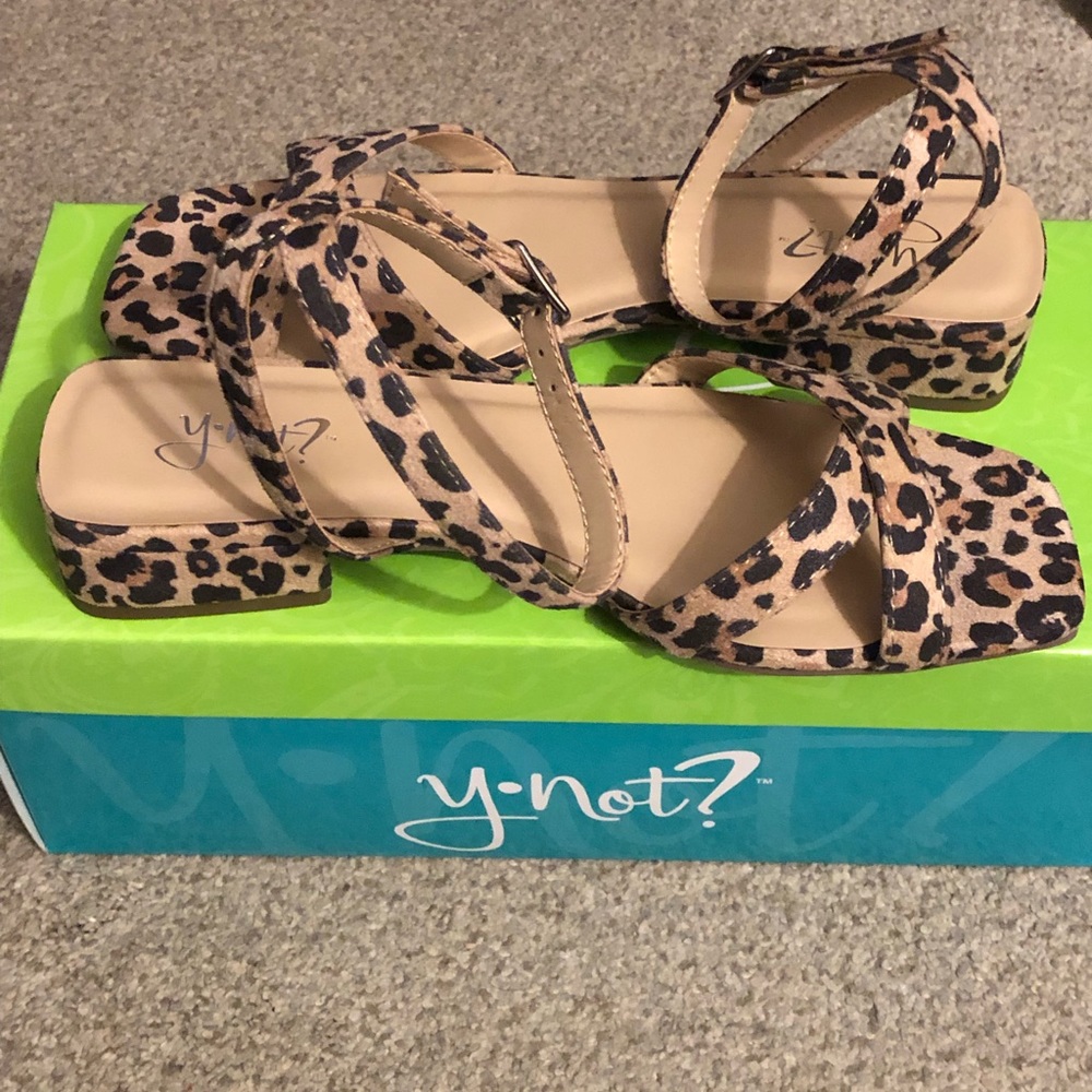 Y-not? Leopard sandals🧡